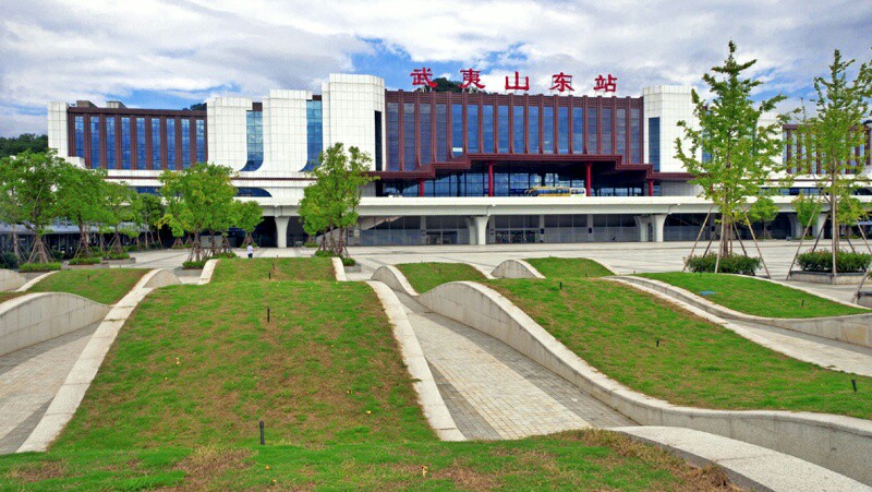 【携程攻略】武夷山东站,武夷山东站的人很多坐公交k1去武夷山玩,k2是