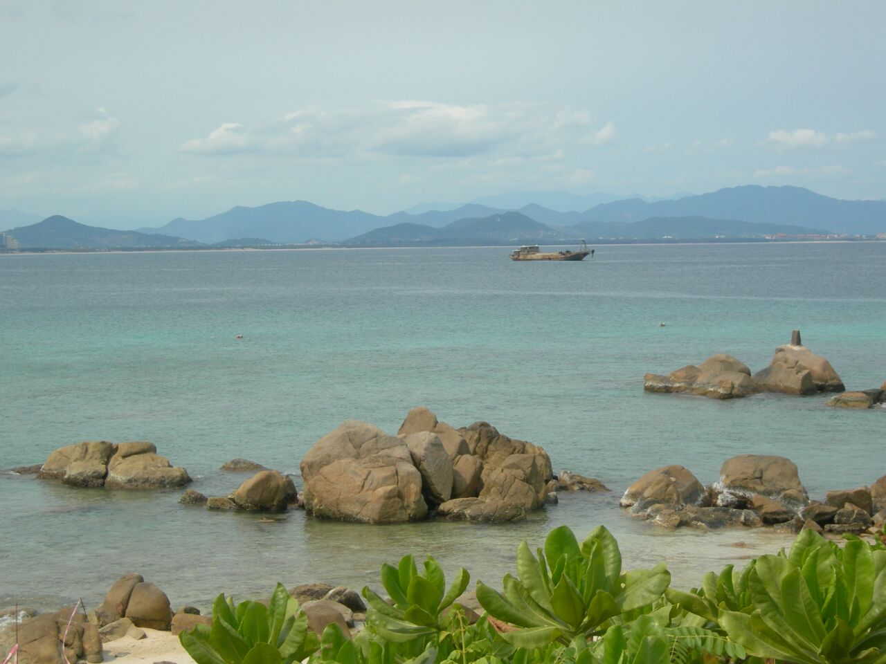 【携程攻略】三亚蜈支洲岛景点,三亚东部的一个旅游岛,海岛位于海棠湾