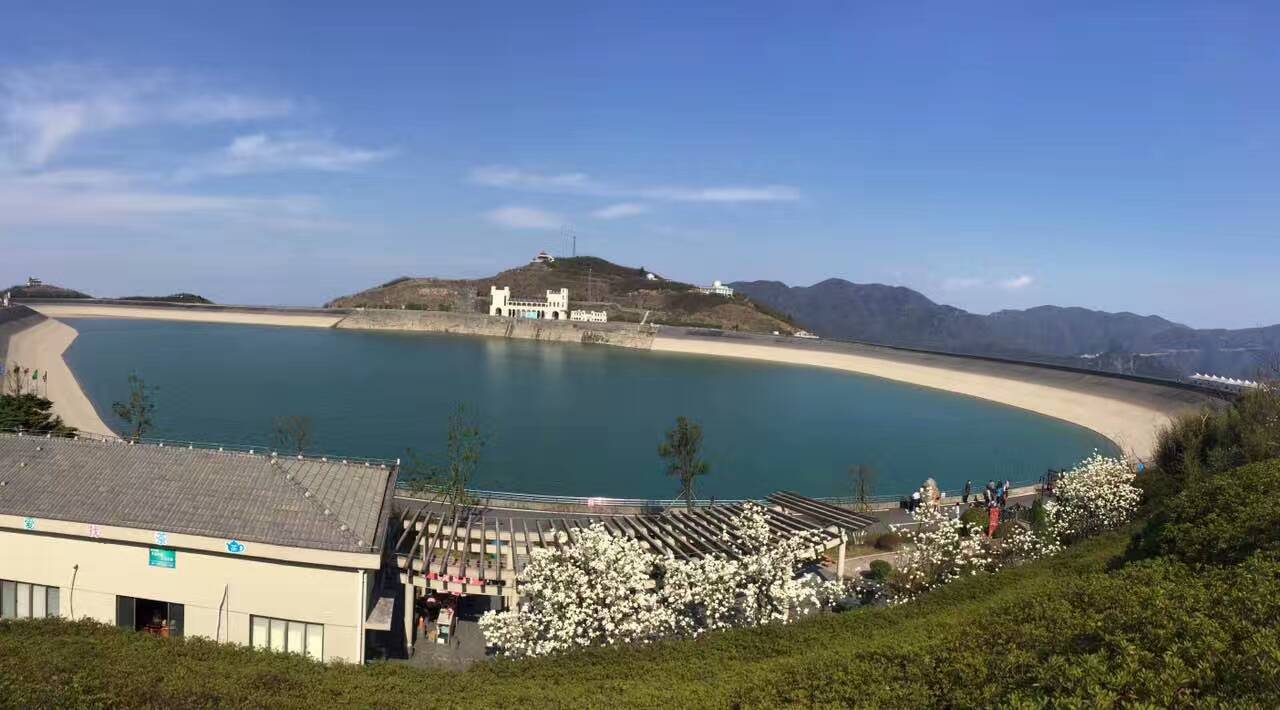 【携程攻略】安吉江南天池景点,就在安吉市的天荒坪镇,但是距离镇上