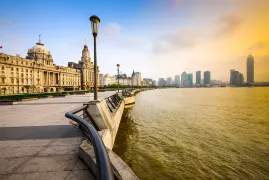 3-Day Shanghai Tour: From Oriental Pearl to Disney, Urban Splendor and Fairy Tale Dreams