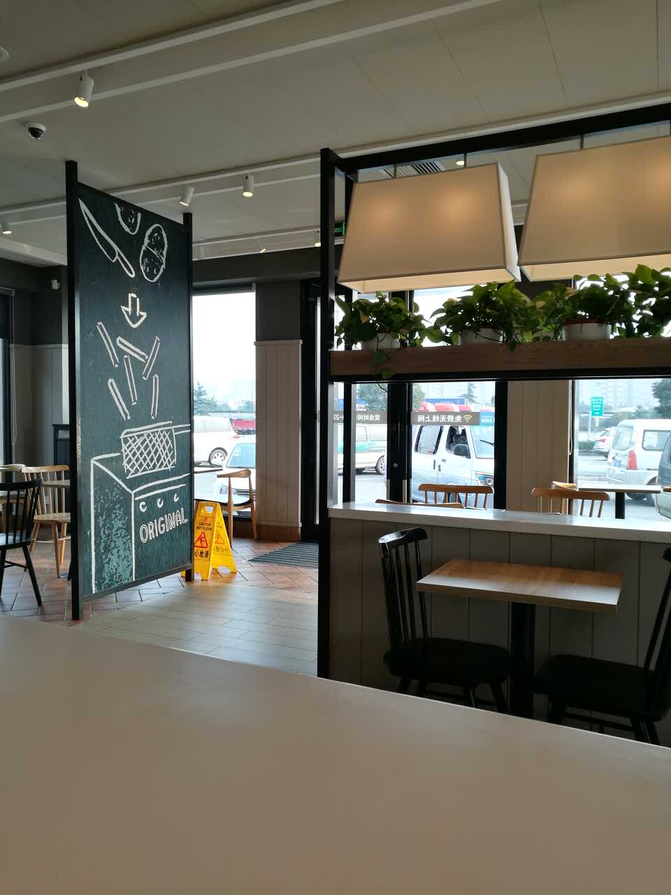 2022肯德基(阳澄湖服务区店)美食餐厅,没想到服务区居然有肯德基.