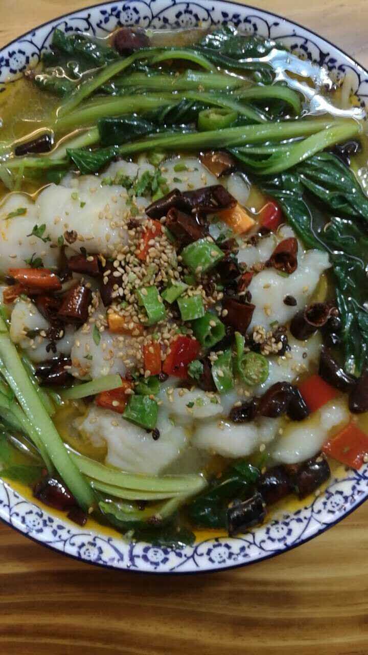 不错,这裏的麻辣鱼够味,吃一次还想吃,回头客了,跟朋友经常来