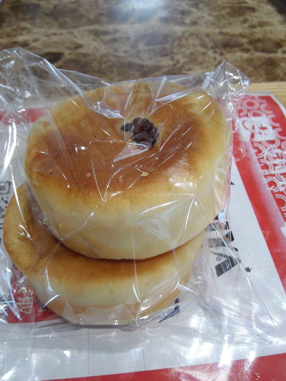 经常在卡萨米亚买面包,老顾客了,口味一如既往的好.