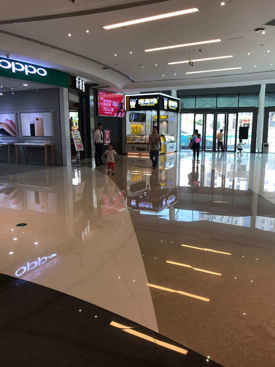 周黑鸭(深圳喜港城店)