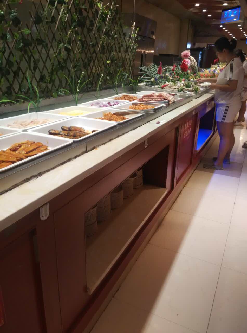 2019阿郎山烤涮海鲜自助城美食餐厅,味道不错,菜品也很新鲜,家.