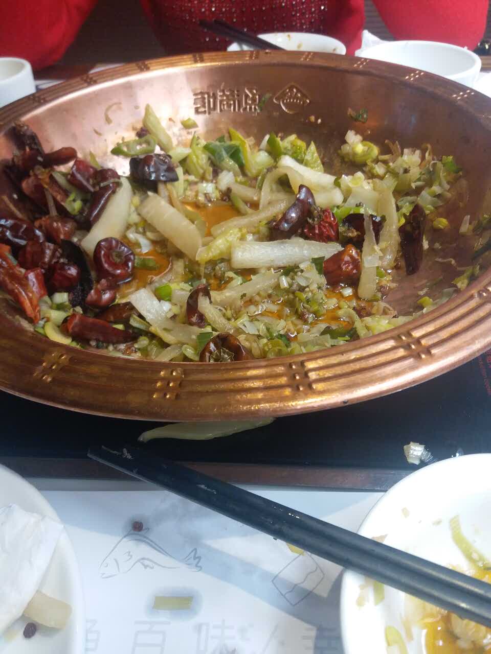 2019鱼满塘(南村万博店)美食餐厅,2个人吃有点撑~加调料边上煮.