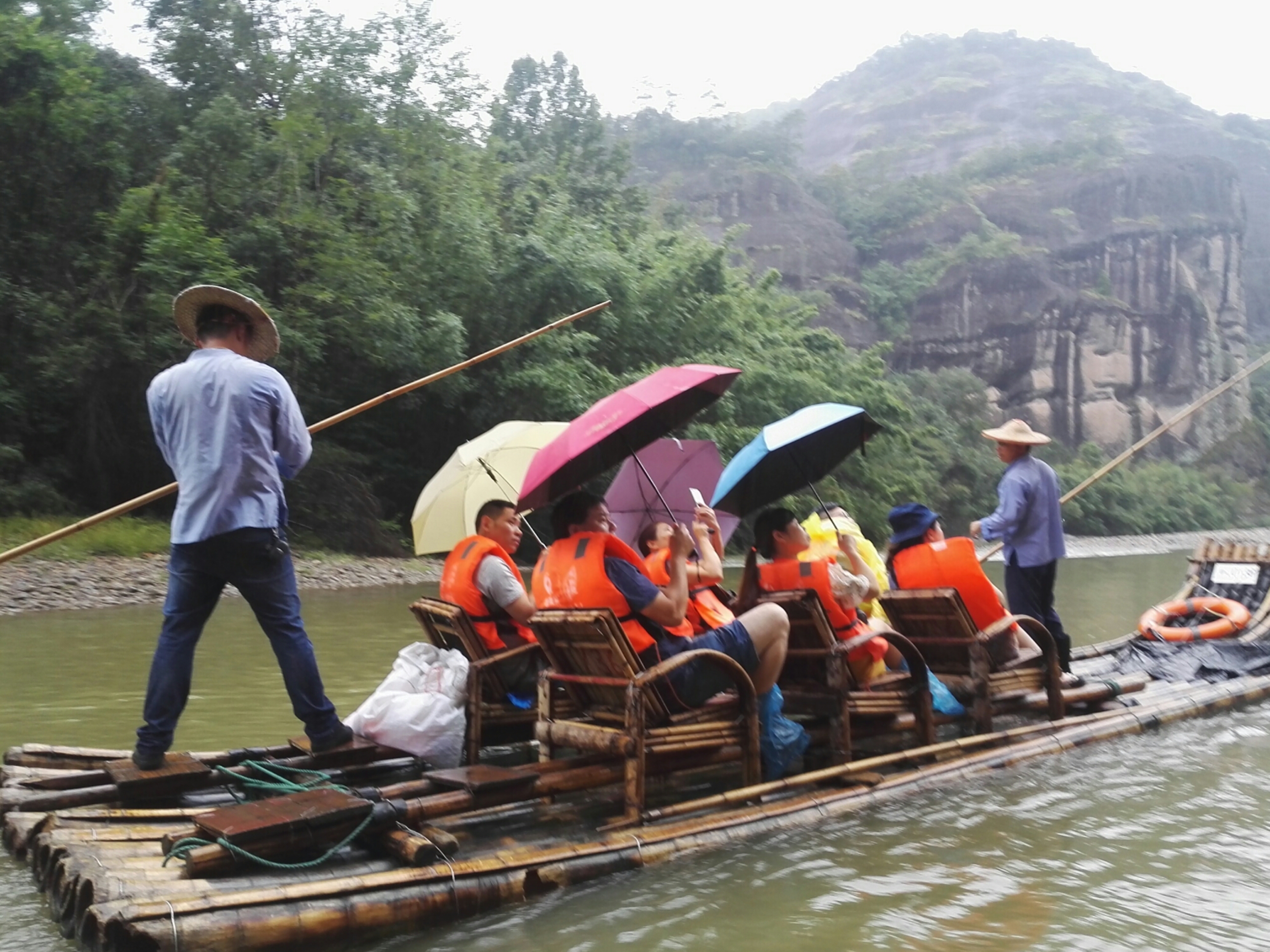 武夷山九曲溪竹筏漂流好玩嗎,武夷山九曲溪竹筏漂流景點怎麼樣_點評