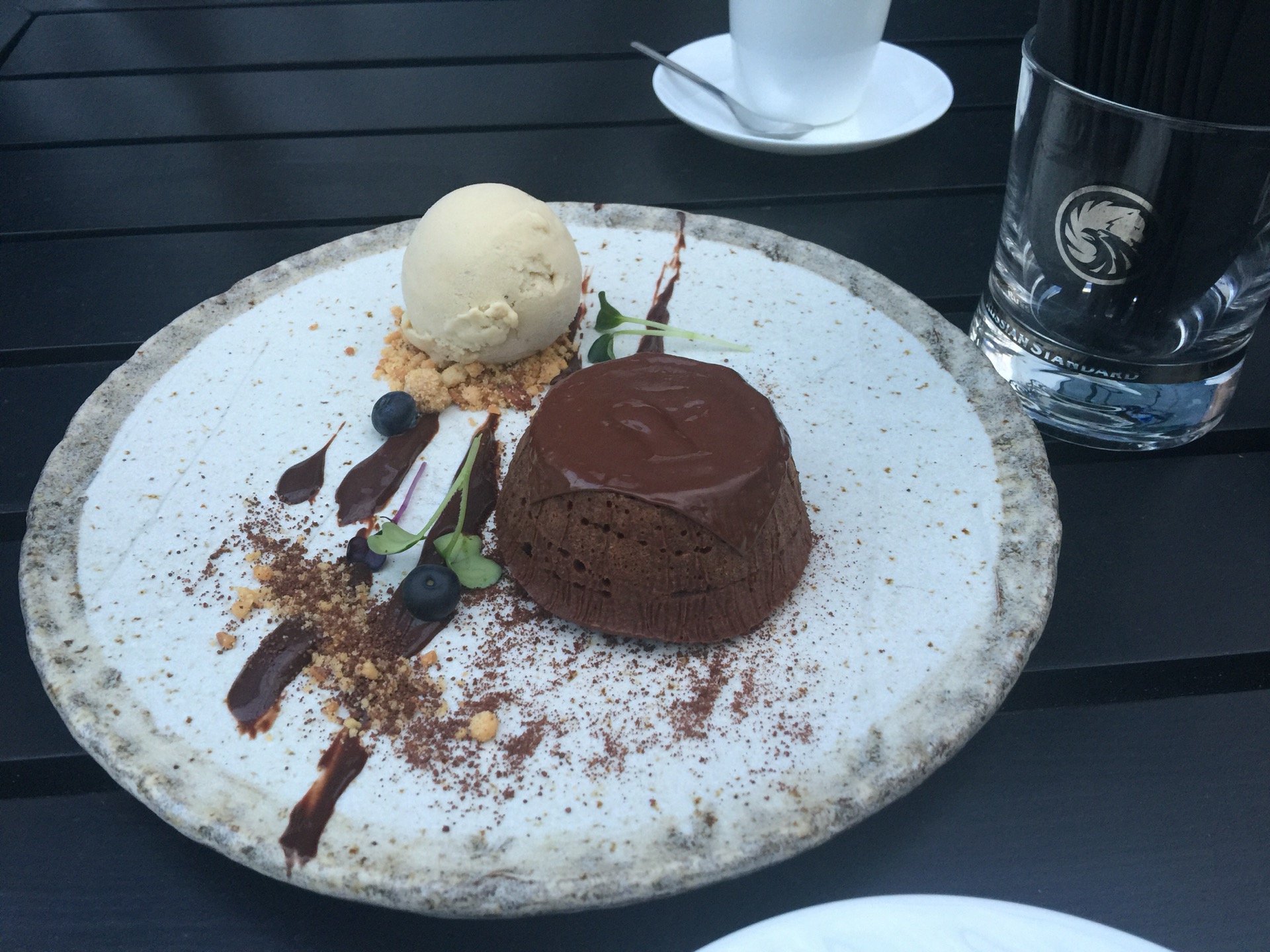 chocolate fondue with banan icecream is