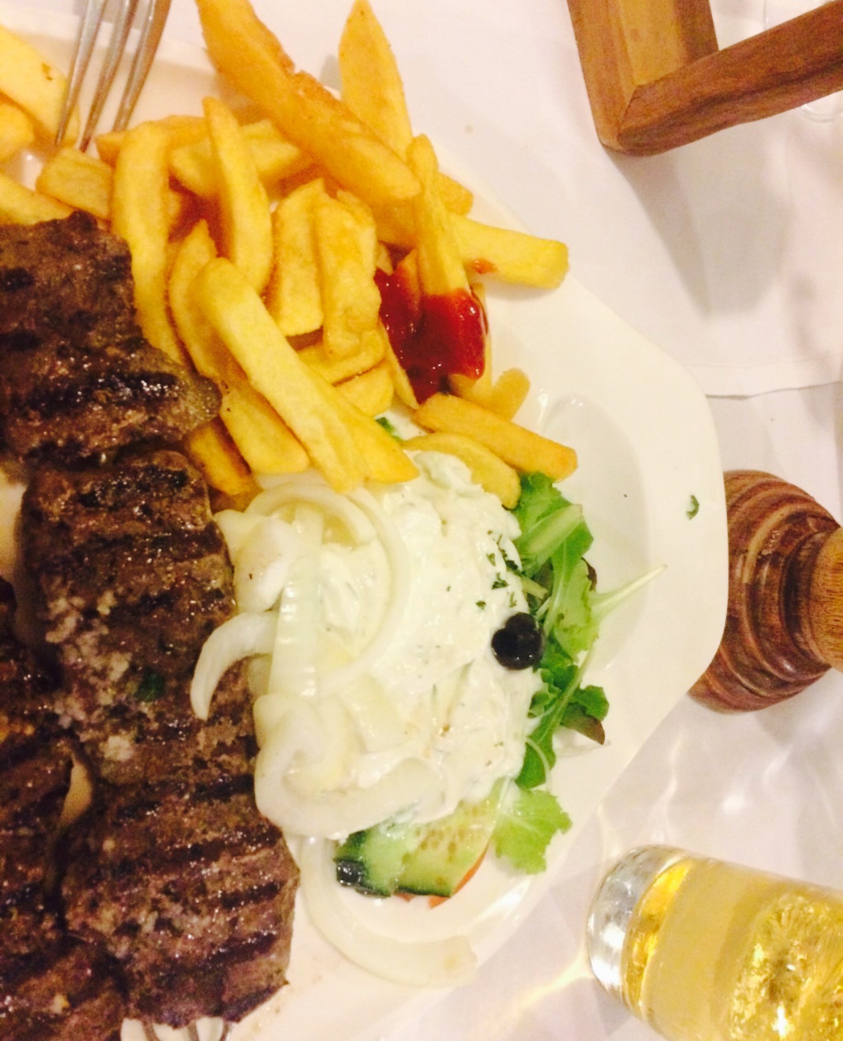 die taverne inh.thanas kumi 西餐 直线距离304m