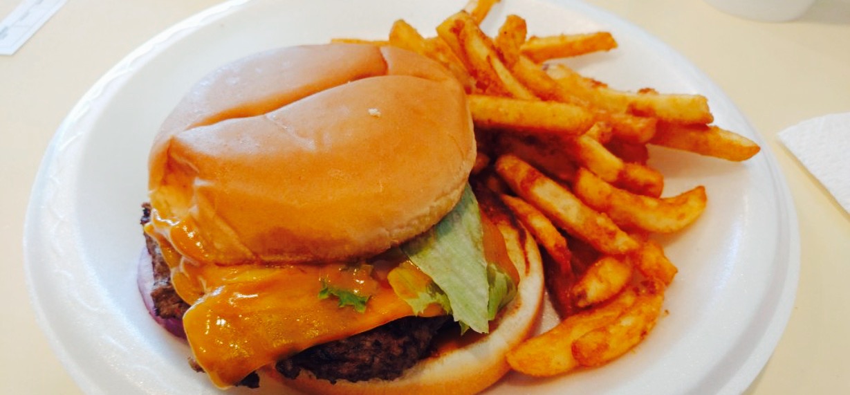 char burger 西餐 直线距离10.1km