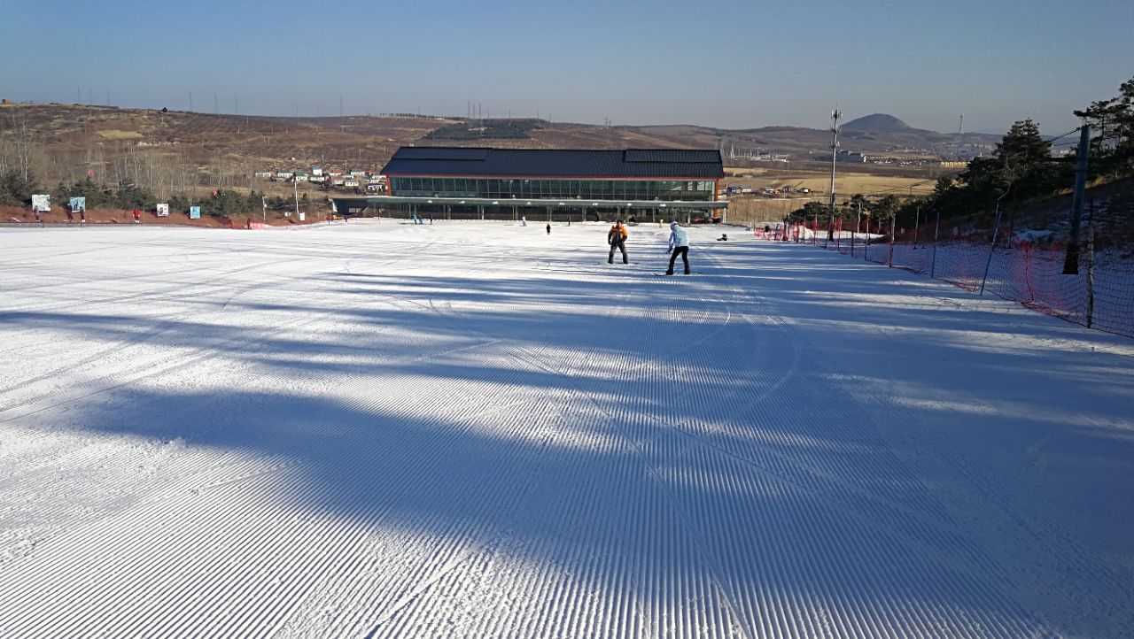 龙井海兰江滑雪场图片