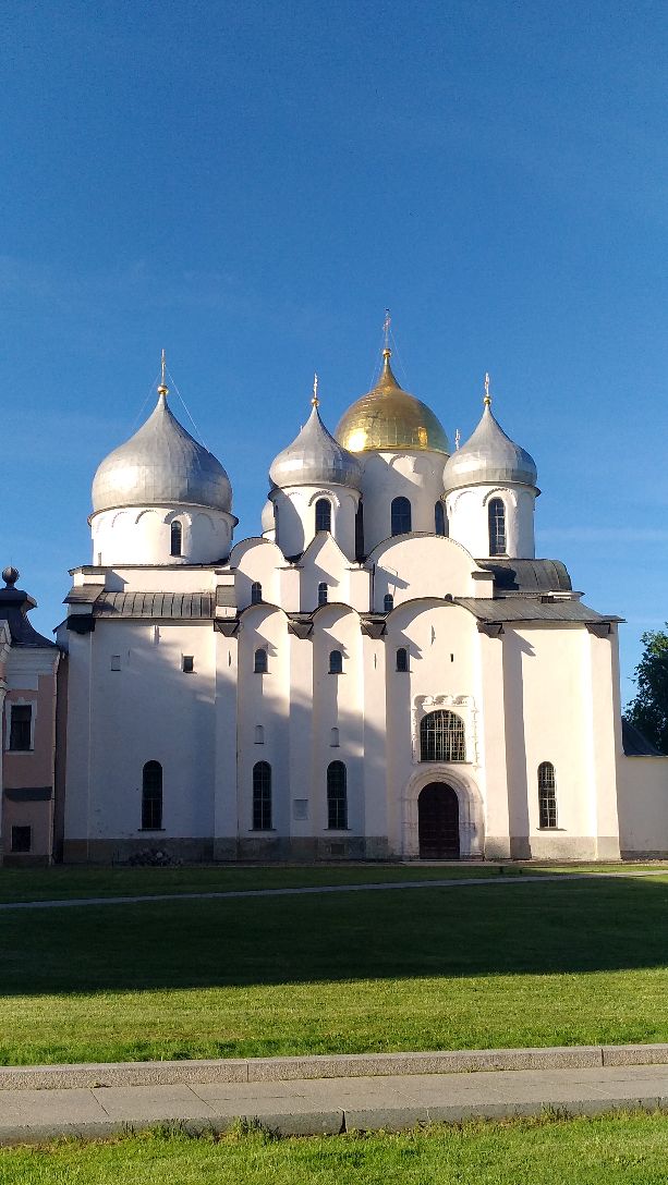 诺夫哥罗德圣索菲亚大教堂