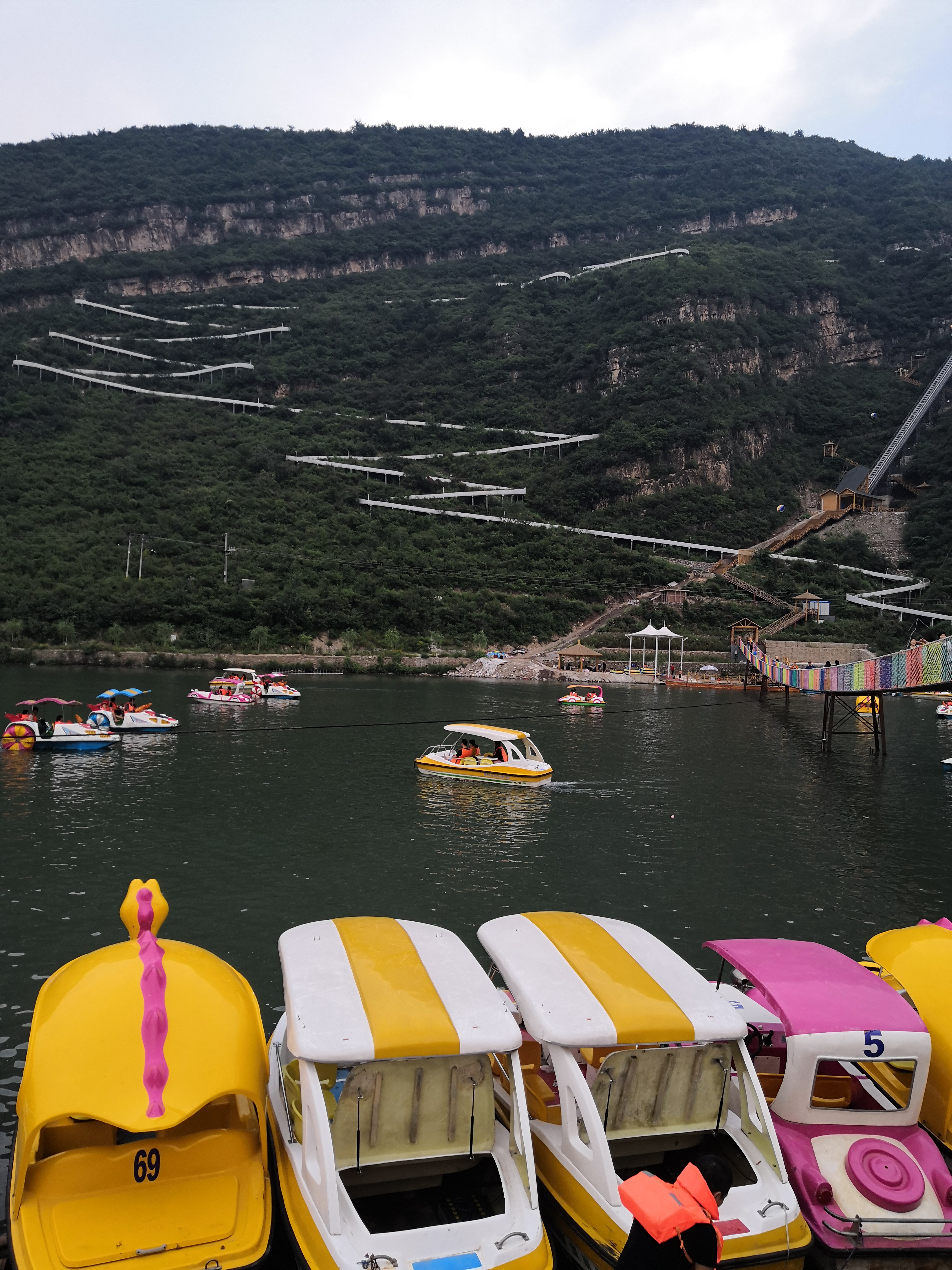 刘家河高山漂流图片