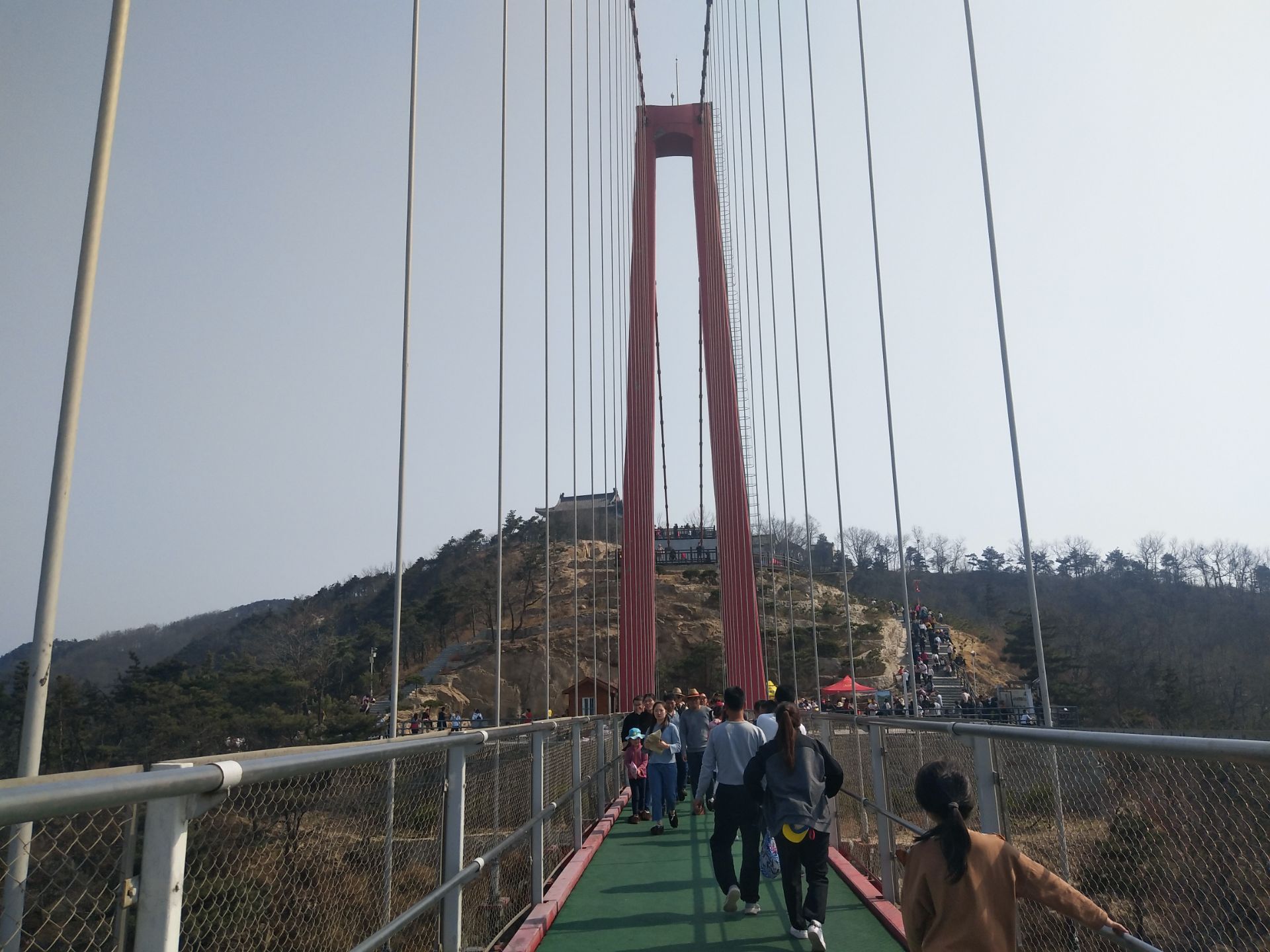 世界最长、跨度最大的人行索桥---临沂天蒙山|蒙山|索桥|人行_新浪新闻