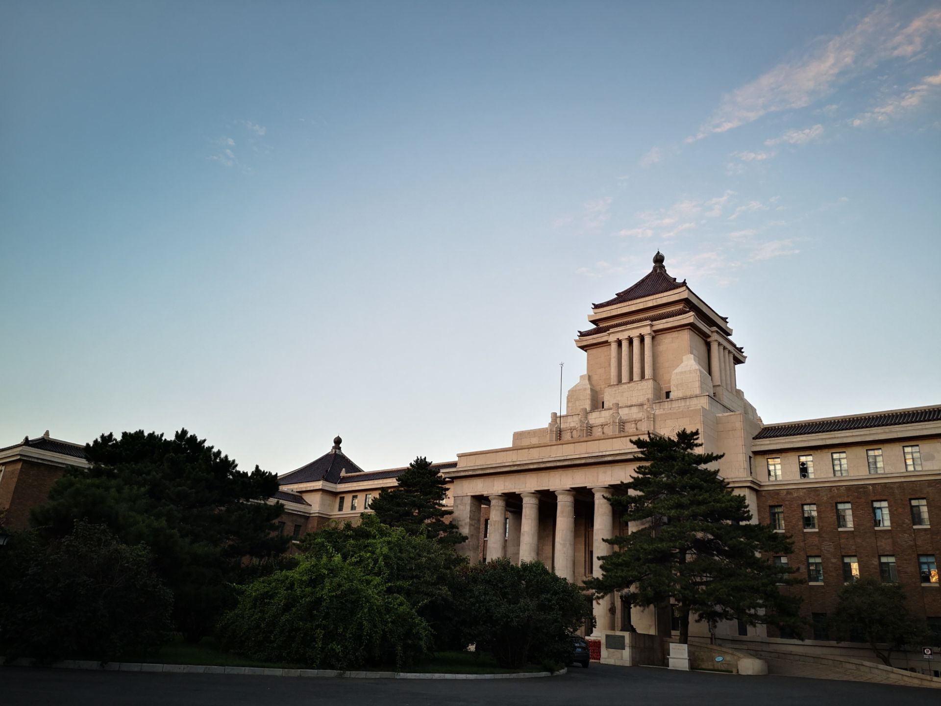 伪满洲国国务院旧址