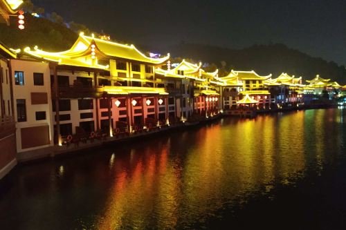 兴宁熙和湾顶云玻璃吊桥攻略-熙和湾顶云玻璃吊桥门票价格多少钱-团购