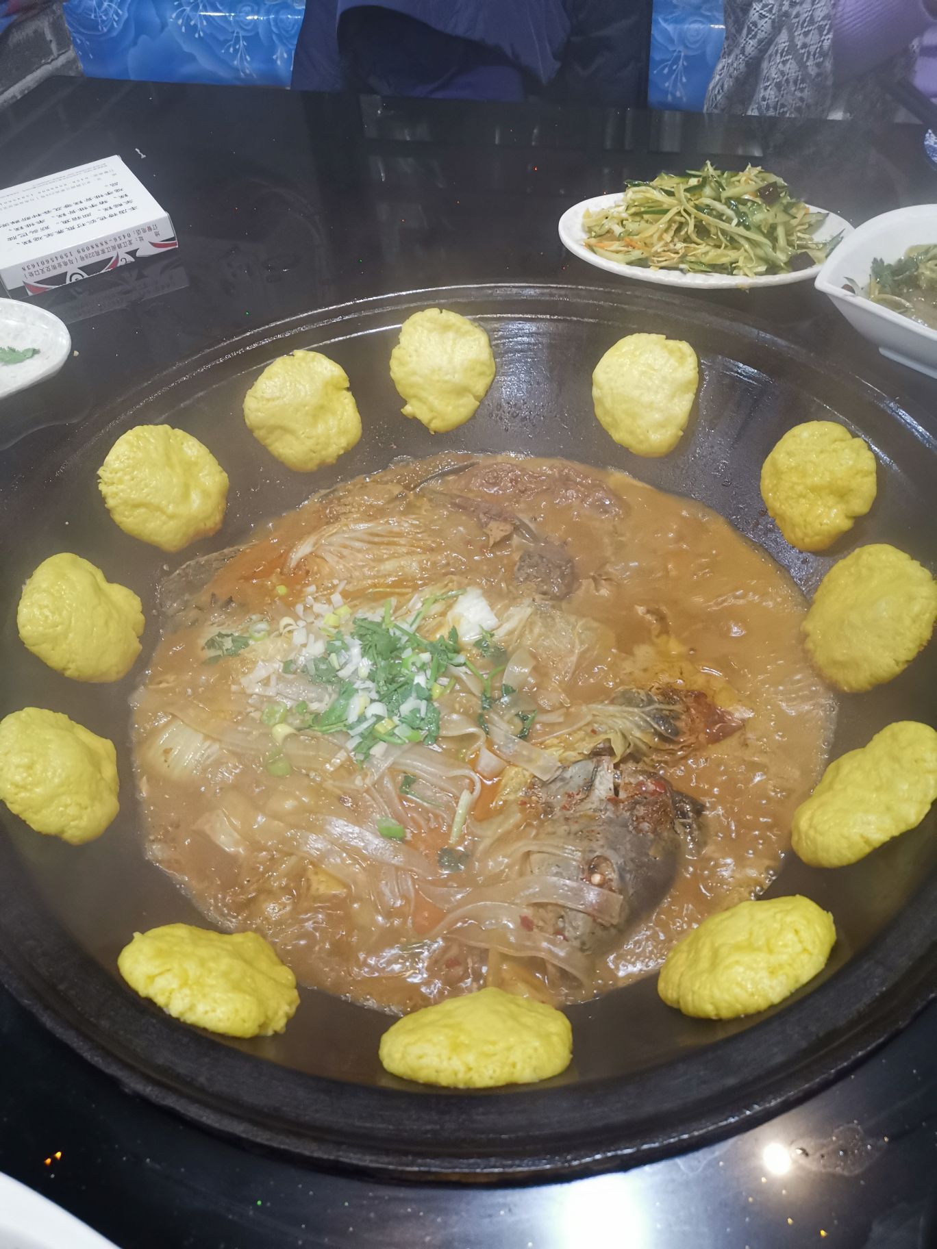 乡村人家铁锅炖