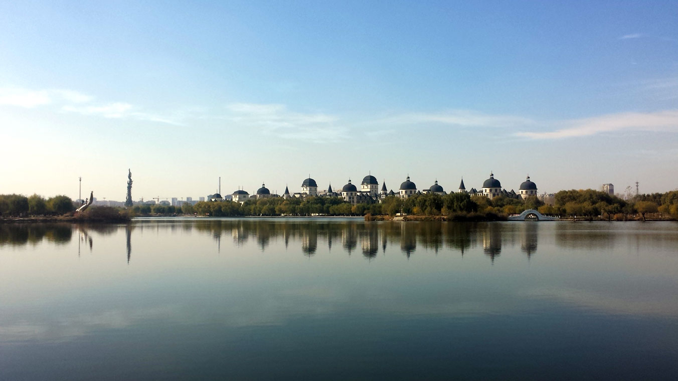 【攜程攻略】唐山南湖公園景點,【景色】大南湖湖面寬廣,水上有彩虹橋