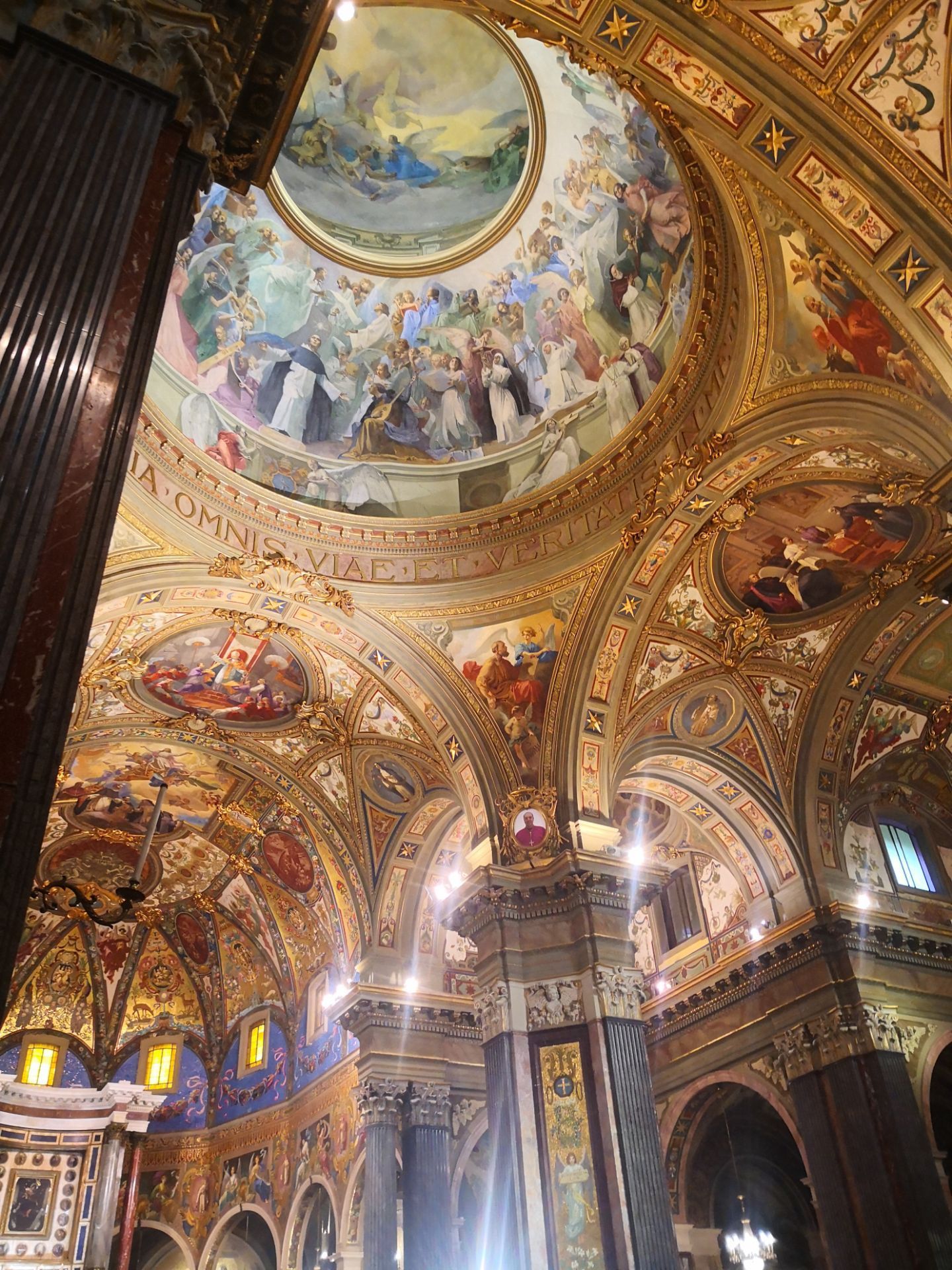 庞贝玫瑰圣母堂