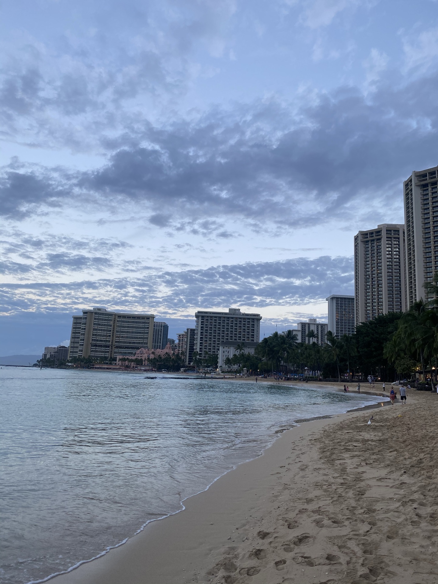 【携程攻略】檀香山威基基海滩景点,waikiki beach夕阳无限好 只是近
