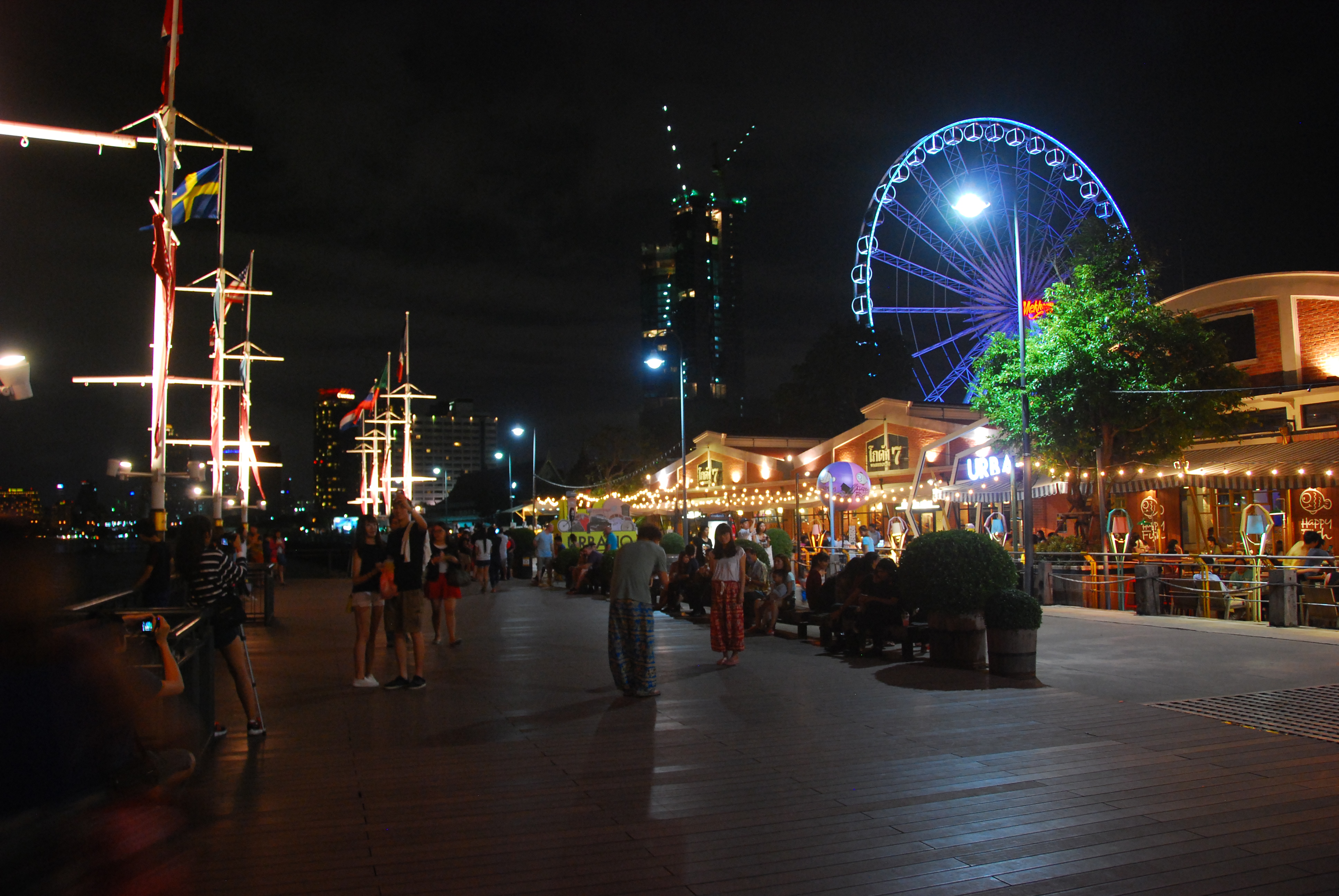 曼谷夜市摩天轮