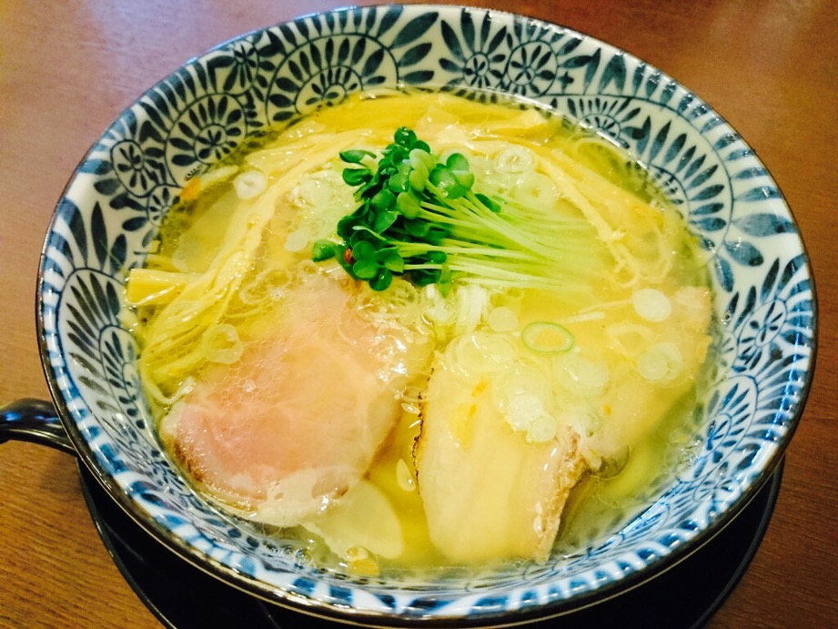 我在这里吃了乌贼小沙丁鱼盖浇饭套餐,里面的乌贼和沙丁鱼都非常新鲜