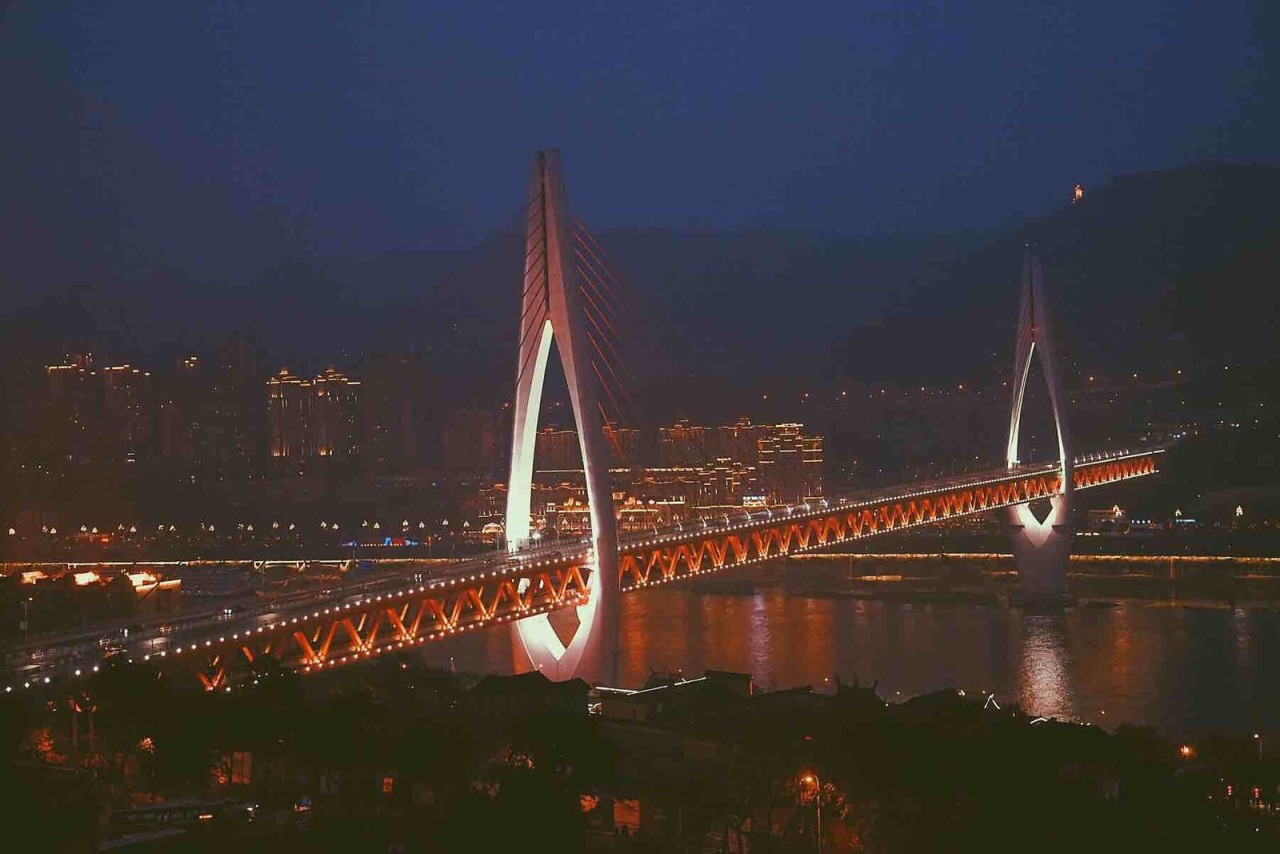 山水桥都，看重庆！废弃后重建的长江大桥，一举打破3项世界纪录 - 知乎
