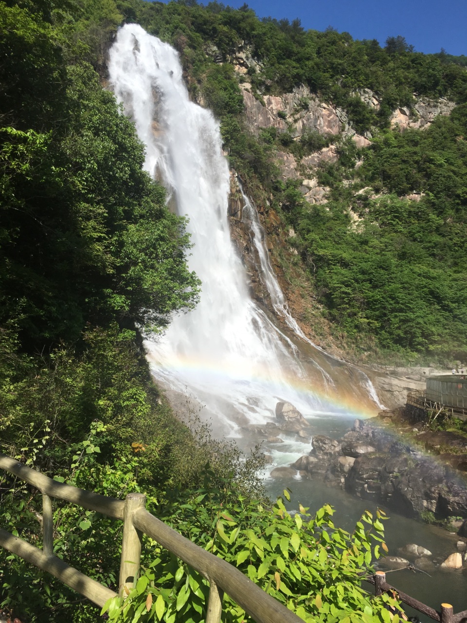 【攜程攻略】安慶大別山彩虹瀑布好玩嗎,安慶大別山彩虹瀑布景點怎麼