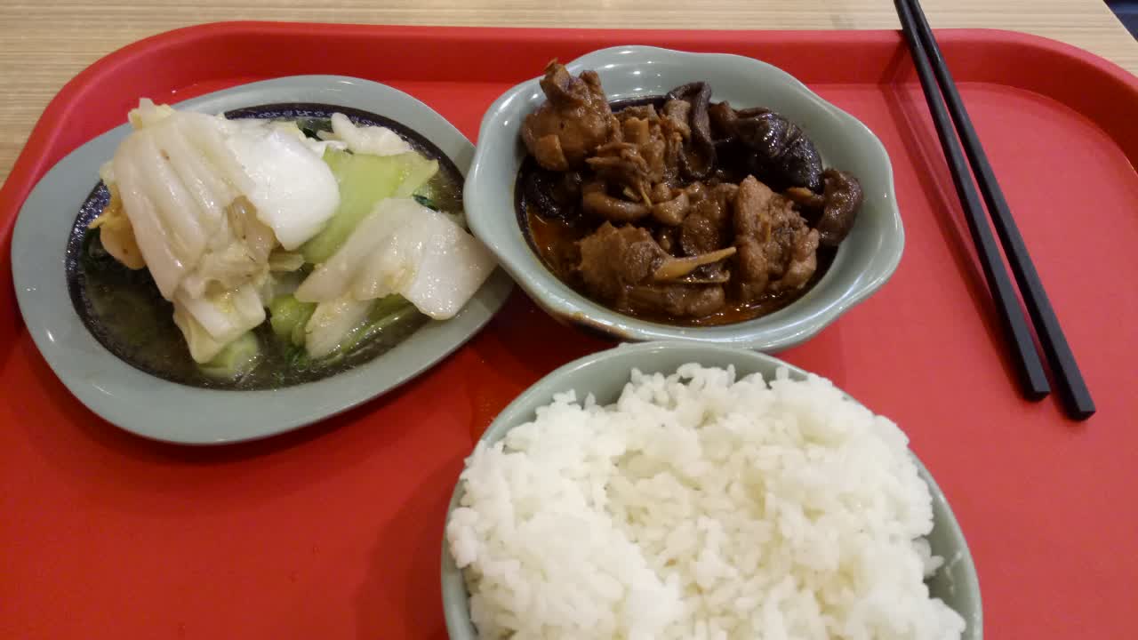 八仟客量販式快餐(南站店)