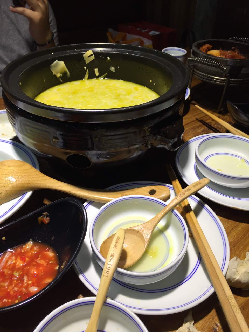 九锅一堂能喝汤的酸菜鱼(南坪百盛店)