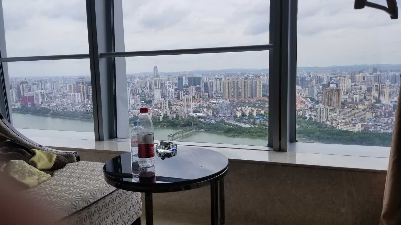 2021南寧南湖名都大酒店·景湖軒全日制餐廳美食餐廳,湖景和高層城市