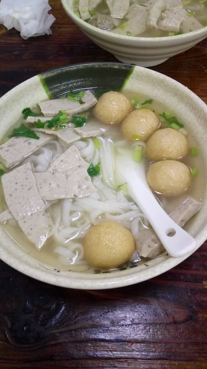 就头吃潮汕鹅肉粿条汤