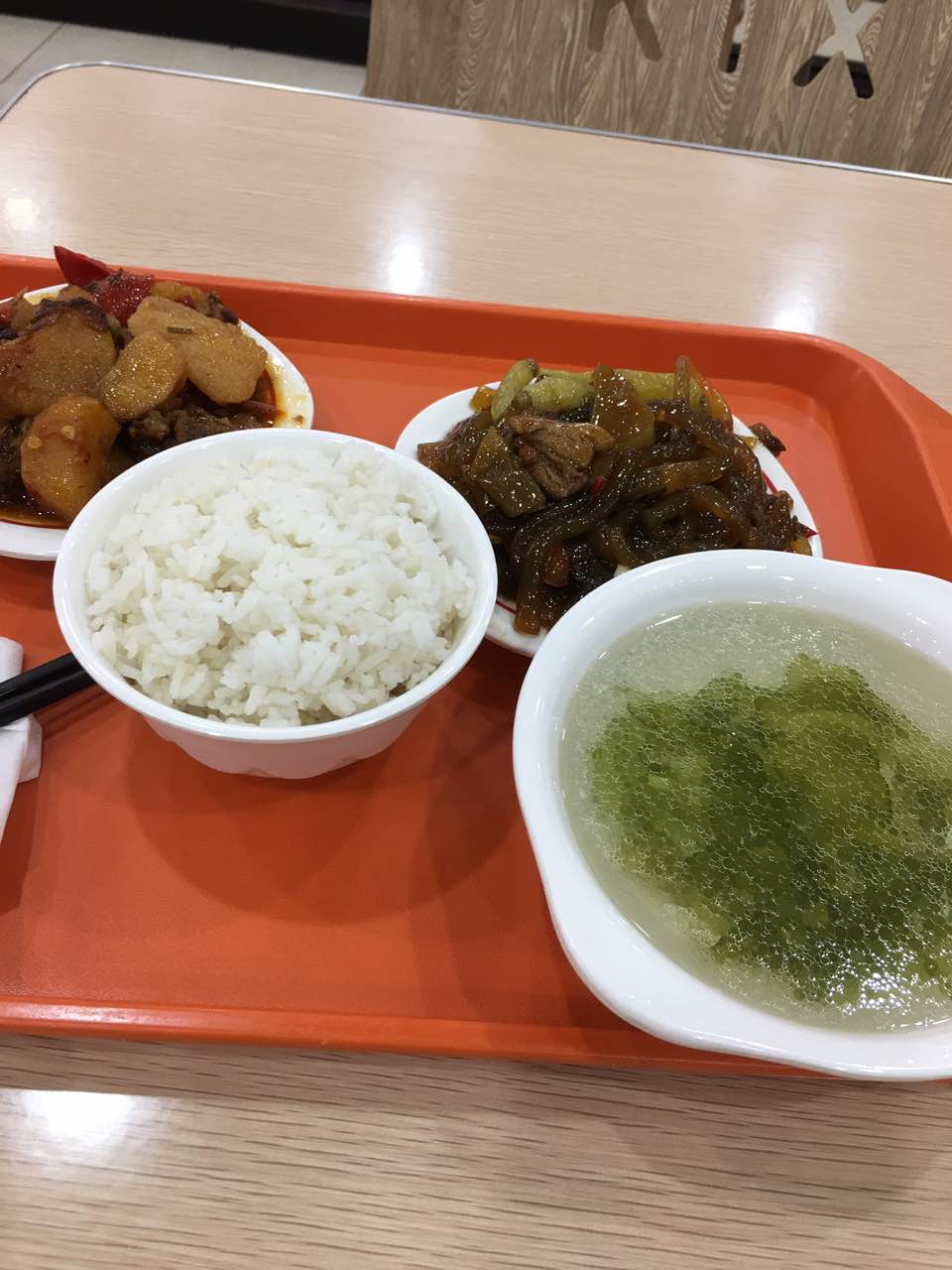 2022万森大食堂美食快餐美食餐厅,菜单很多,价格便宜,而且环.