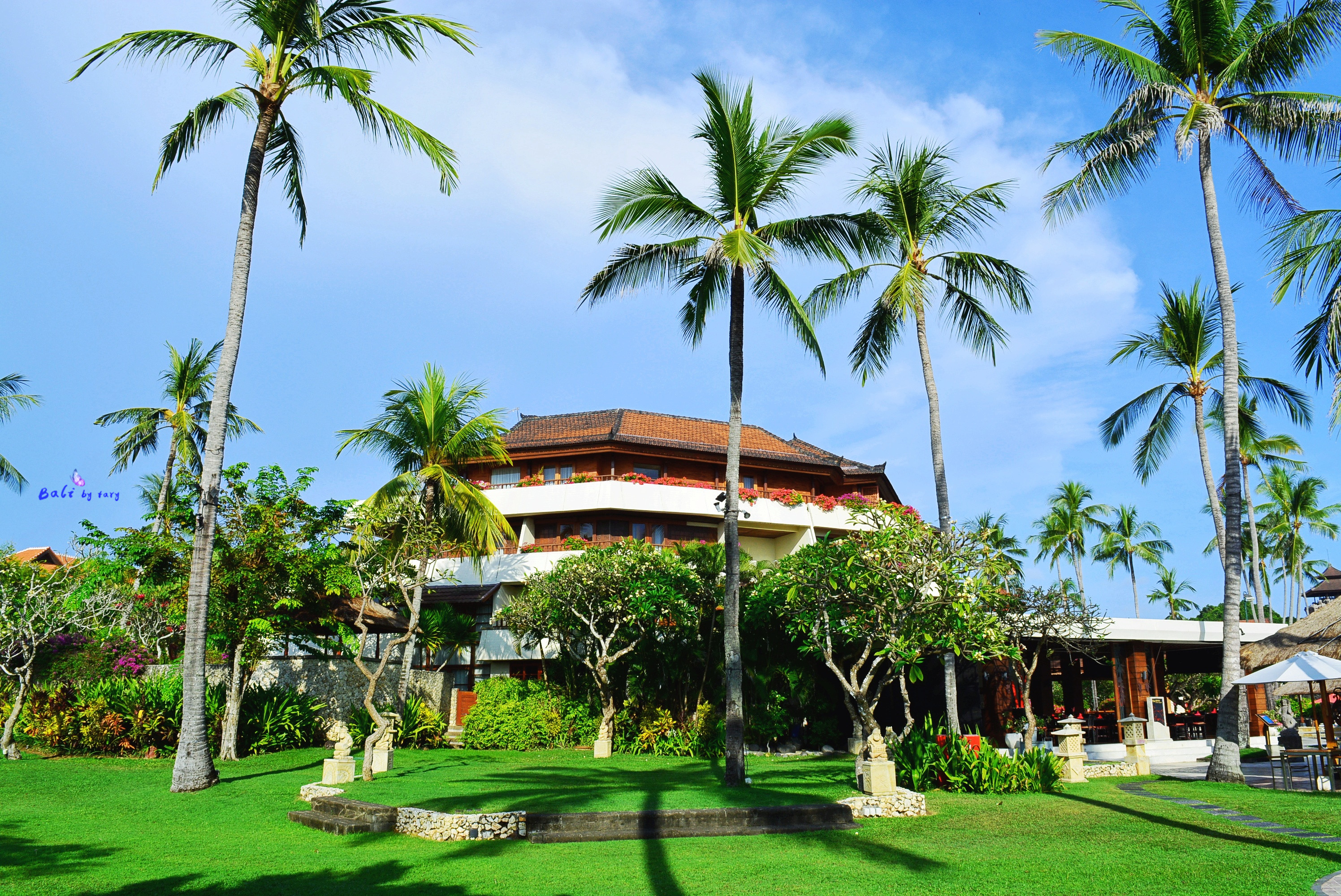 巴厘岛不可错过悬崖上的高颜值酒店，每个都想睡！_度假