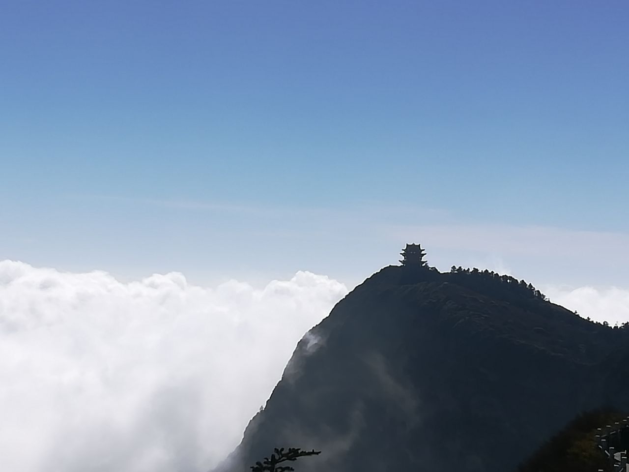 去峨眉山攻略(去峨眉山攻略路線圖)