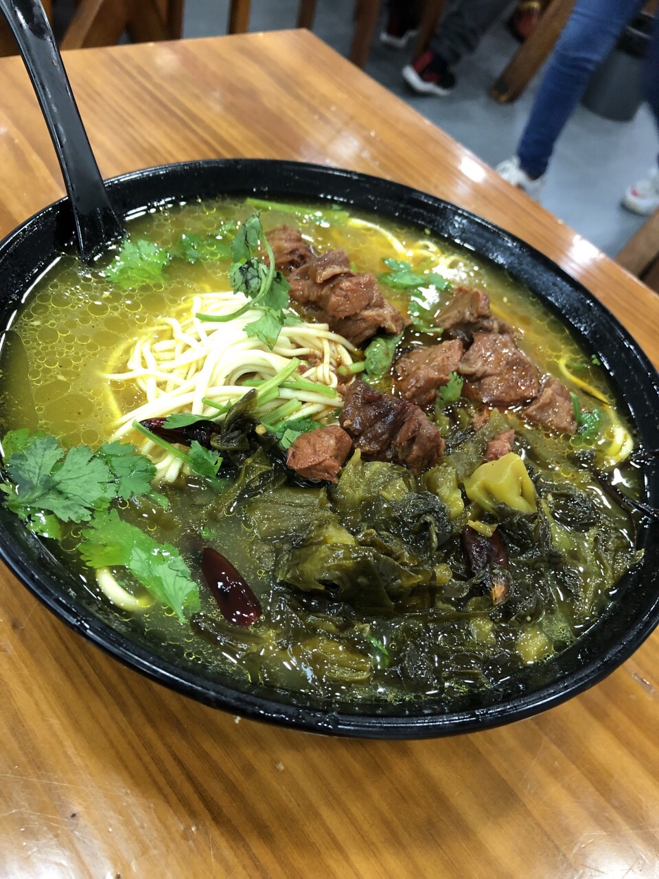 酸菜红烧牛肉面