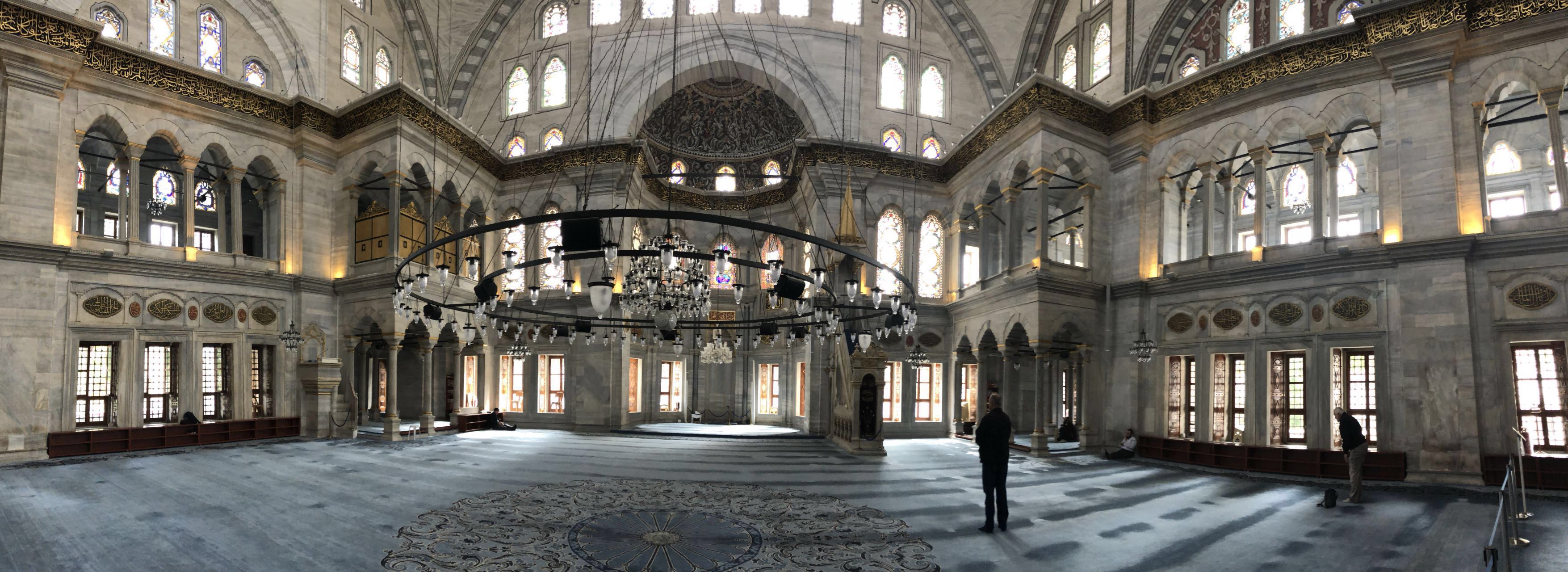 很清净,没有拜占庭的奢华,只有清真的淳朴