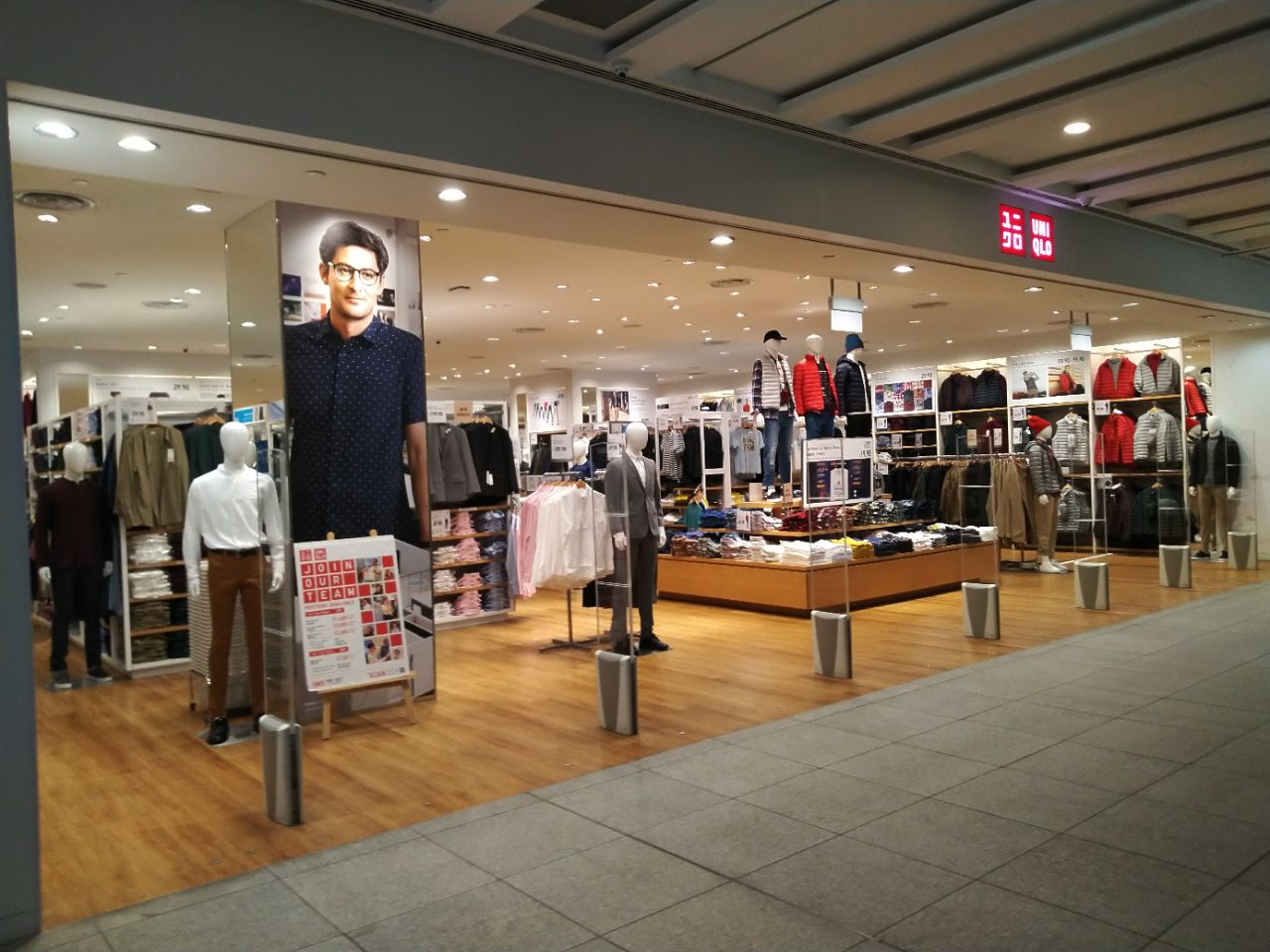 新加坡uniqlo购物攻略 Uniqlo物中心 地址 电话 营业时间 携程攻略