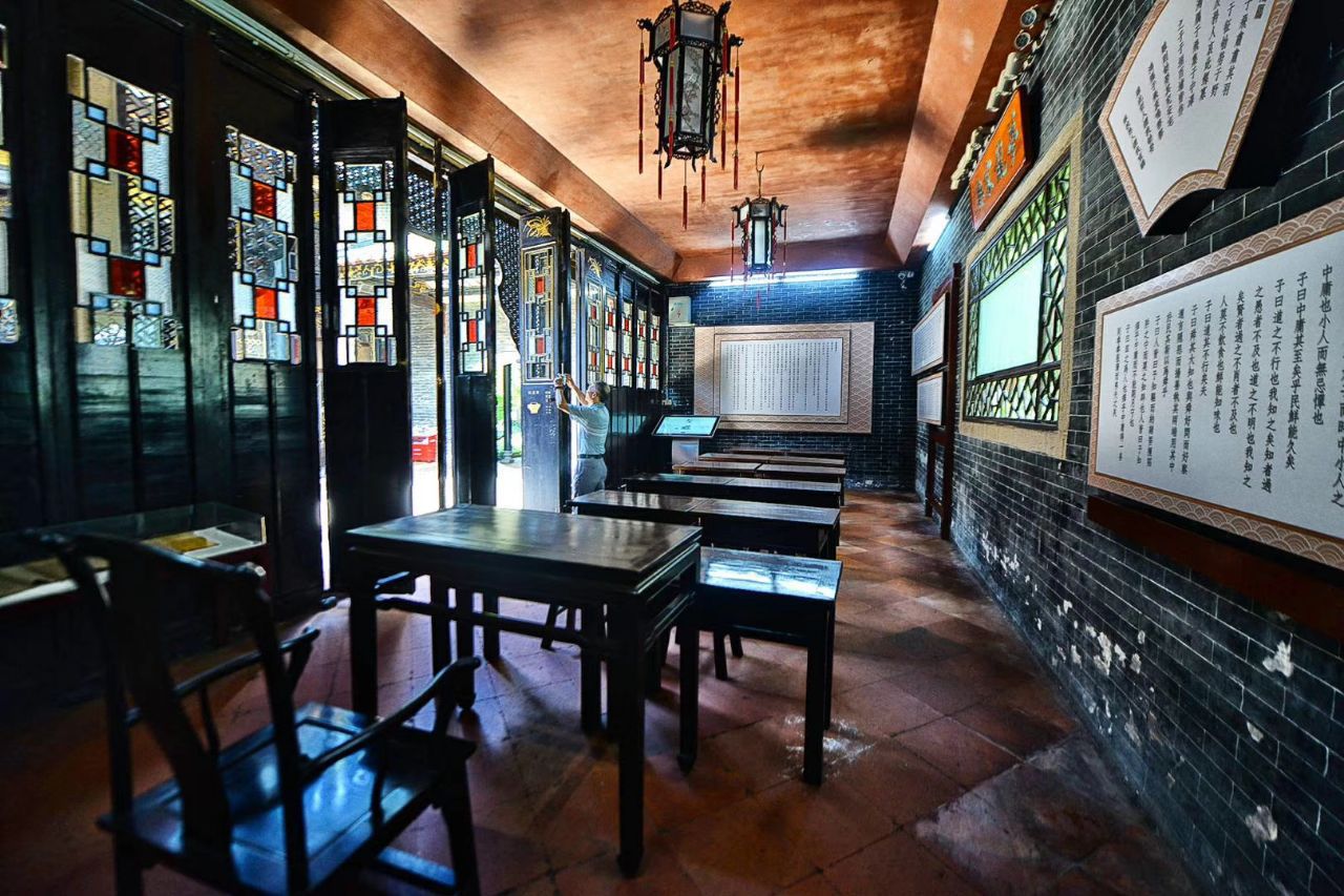 1-Day Foshan Tour: Lingnan Tiandi's vibrant charm, Foshan Zumiao's historical significance