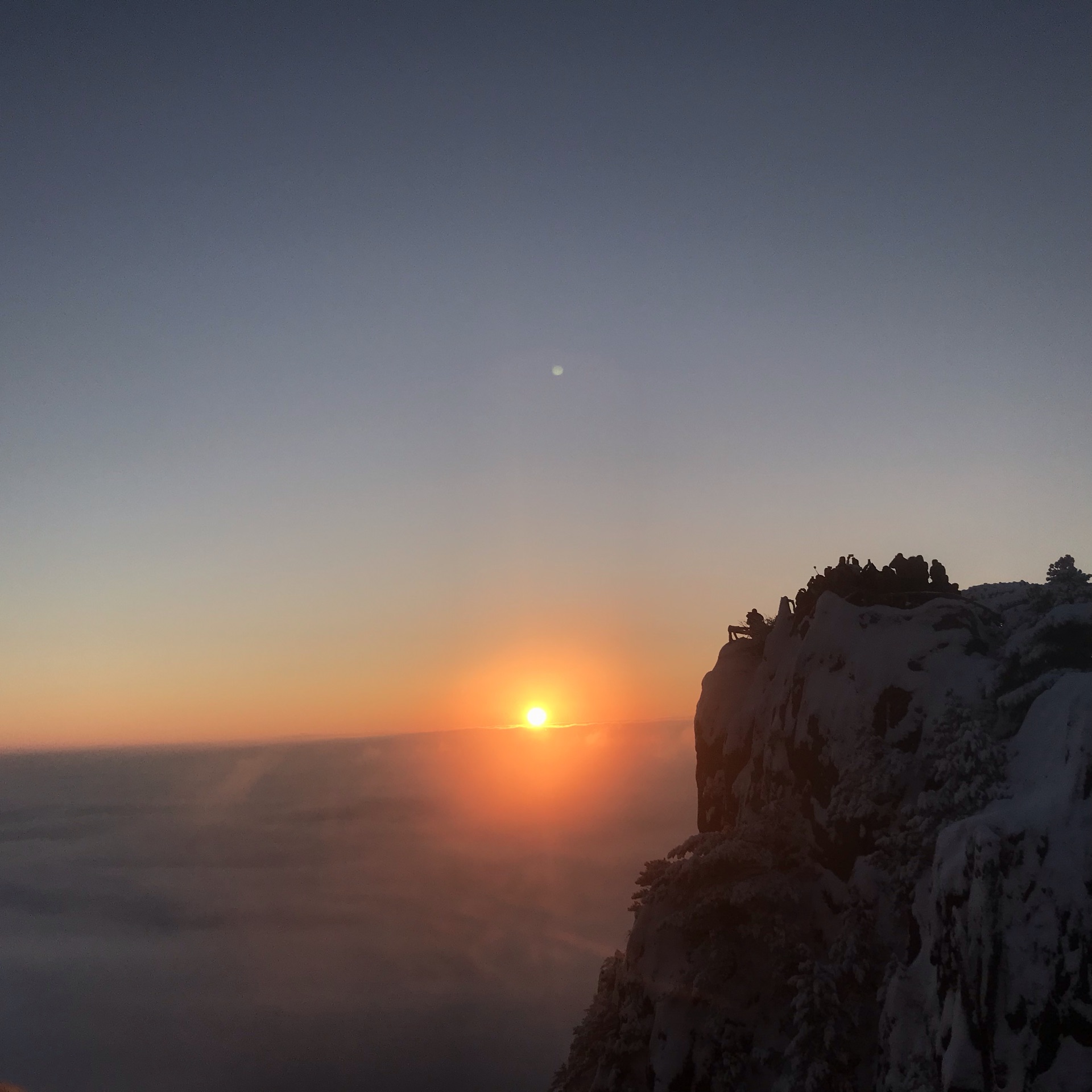 黄山风景区适合在山上看日出吗