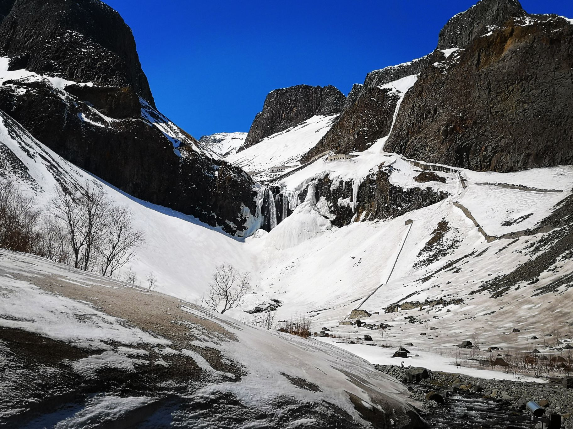 【携程攻略】吉林长白瀑布景点,长白山瀑布位于天池北坡，景区内飞流直泻，形成高达68米的长白瀑布。…