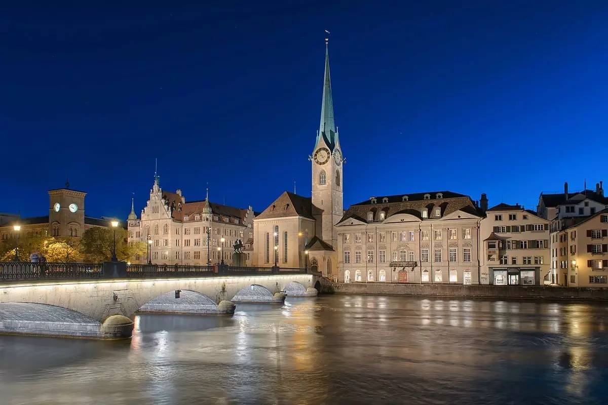 2020苏黎世大教堂游玩攻略,很有意思的小教堂 这是我们在.