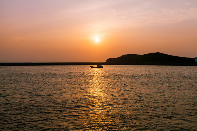 涼峙海景度假園
前往高亭港,坐渡輪前往衢山島,在輪渡上遇見了