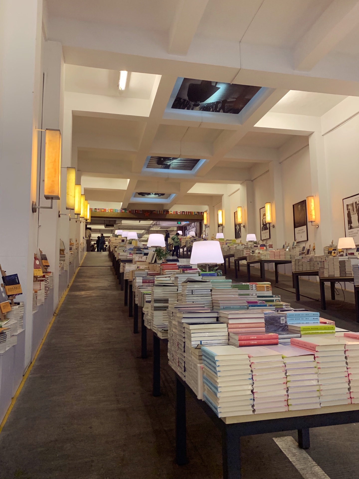 南京先锋书店(五台山店)购物攻略,先锋书店(五台山店)物中心/地址