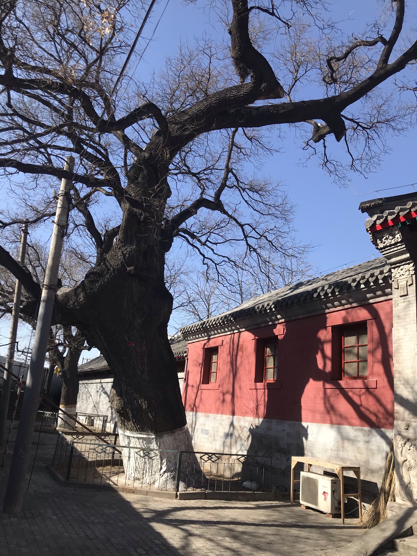 【攜程攻略】北京萬壽寺景點,萬壽寺目前正在維修,沒有開放.門前兩側