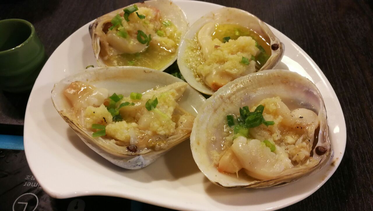 比较灵活,象拔蚌另外订,食材提前一两天可以独立安排,其他海胆,赤贝