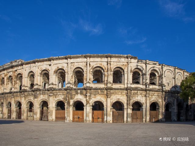 尼姆竞技场