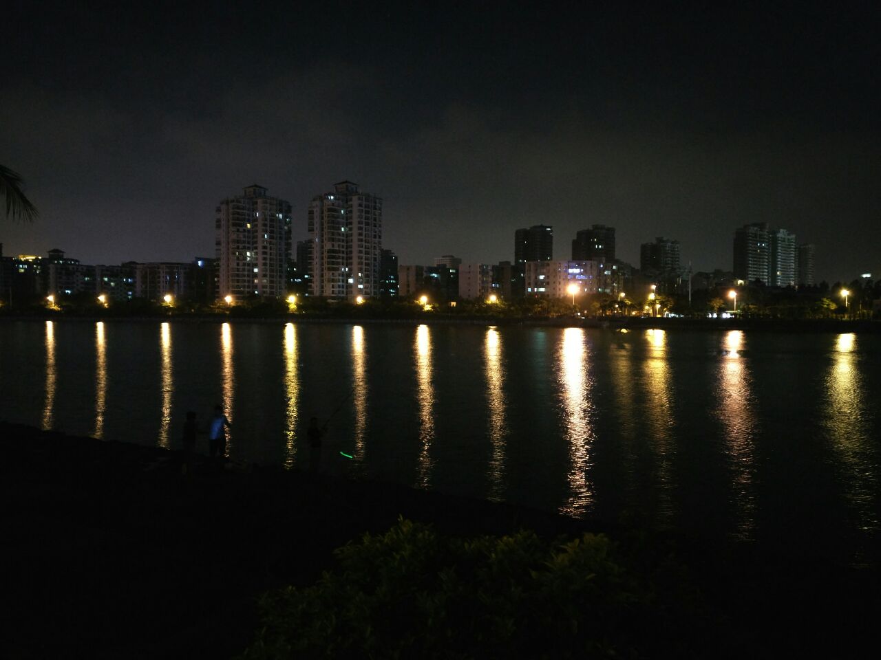 海口假日海滩夜景图片图片