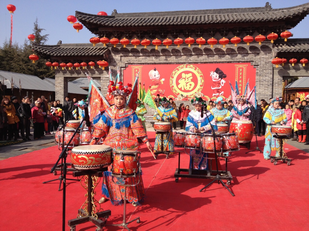 开封大宋武侠城景点,用年卡去很划算啊,里面景色一般,但有很多表演