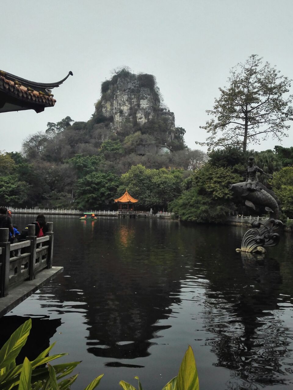 广西柳州鱼峰山公园图片